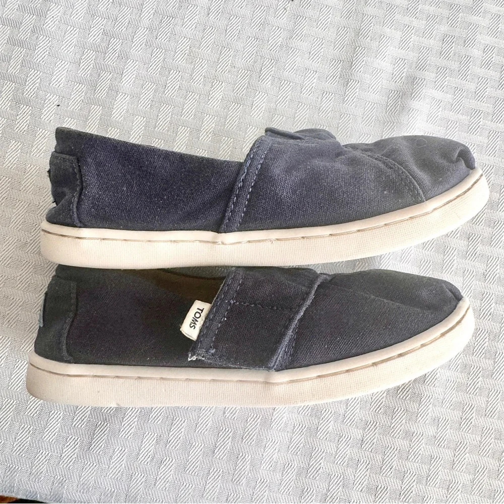 TOMS Kids Classic Slip-On Shoes‎ Navy Canvas Toddler Size 11
